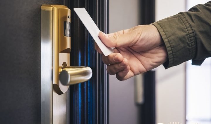 Get Us Commercial locksmith services ​